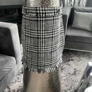 ZARA dressing rich Chanel classy look mini skirt size small 💍👜👡skirt is ZARA